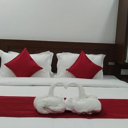 Dream Castle Hotel Munnar Bagian luar foto